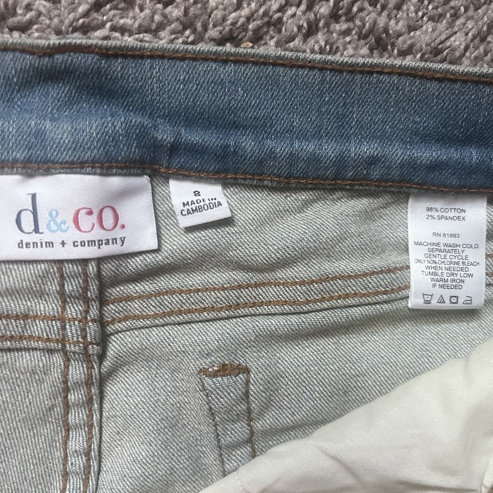 D & Co Women's Size 8 Bermuda Shorts Denim Blue Jean Summer Shorts - Picture 3 of 7